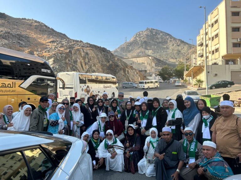 Sempurnakan Rukun Haji, Jemaah Darul Qurro Khusyuk Telusuri Jejak Kenabian dari Jabal Tsur hingga Jabal Nur