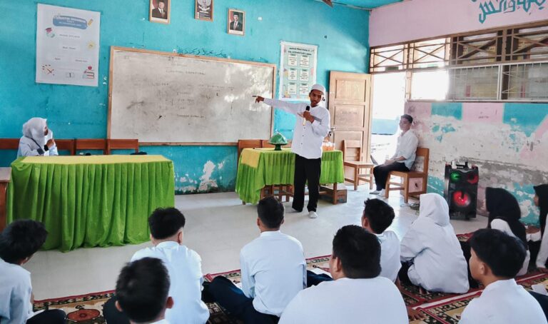 MATA MUDA MA Atthahiriyah Lapeo: Kepala MDT Darul Qurro Berikan Pemahaman Pentingnya Wawasan Kebangsaan