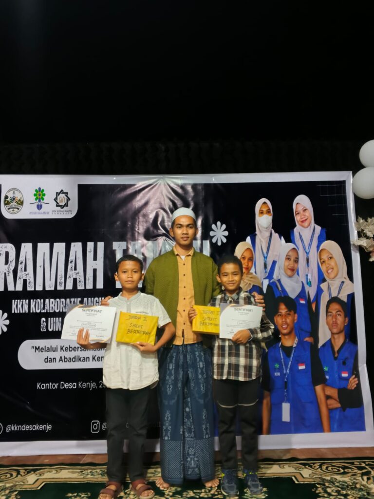 Borong Juara di Malam Ramah Tamah KKN, Santri MDT Darul Qurro Bersinar pada Semarak 17 Agustus Desa Kenje