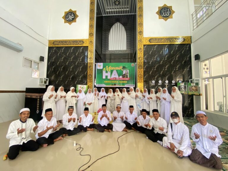 Lebih dari Sekadar Ritual, Ustaz Muhammad Nusur Bimbing Jemaah KBIHU Darul Qurro Pahami Esensi Haji