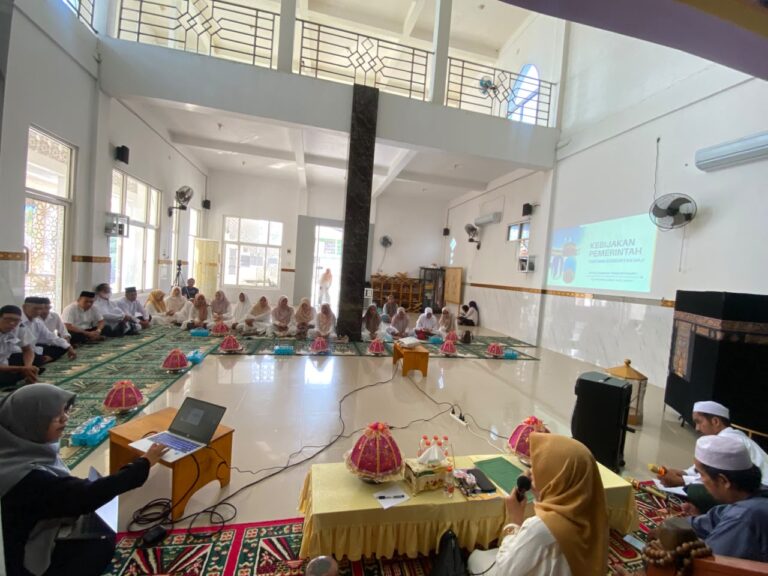 KBIHU Darul Qurro Gelar Manasik Ke-3, Hj. Hamsiah Kupas Tuntas Kebijakan Kesehatan Haji 2027