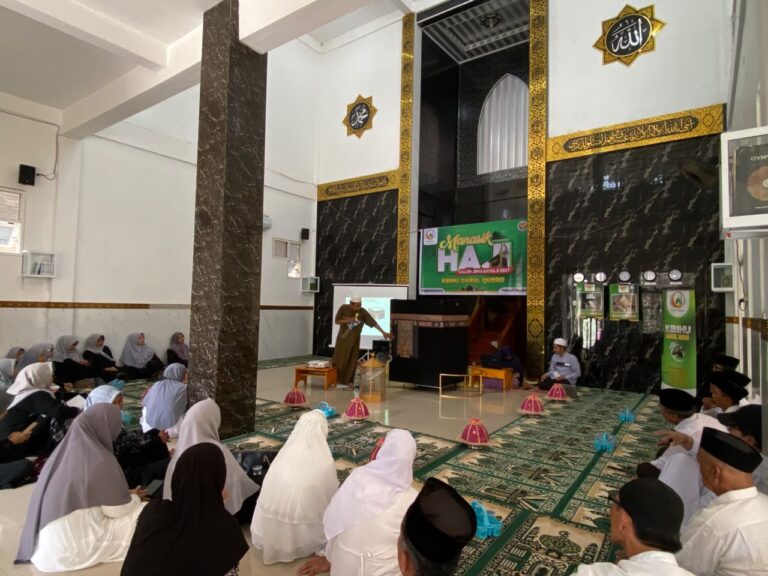 Matangkan Kesiapan Fisik dan Tata Cara Ibadah, KBIHU Darul Qurro Gelar Praktik Manasik ke-5 dipandu oleh Ust. Muhammad Nusur, Lc.,M.Pd.I
